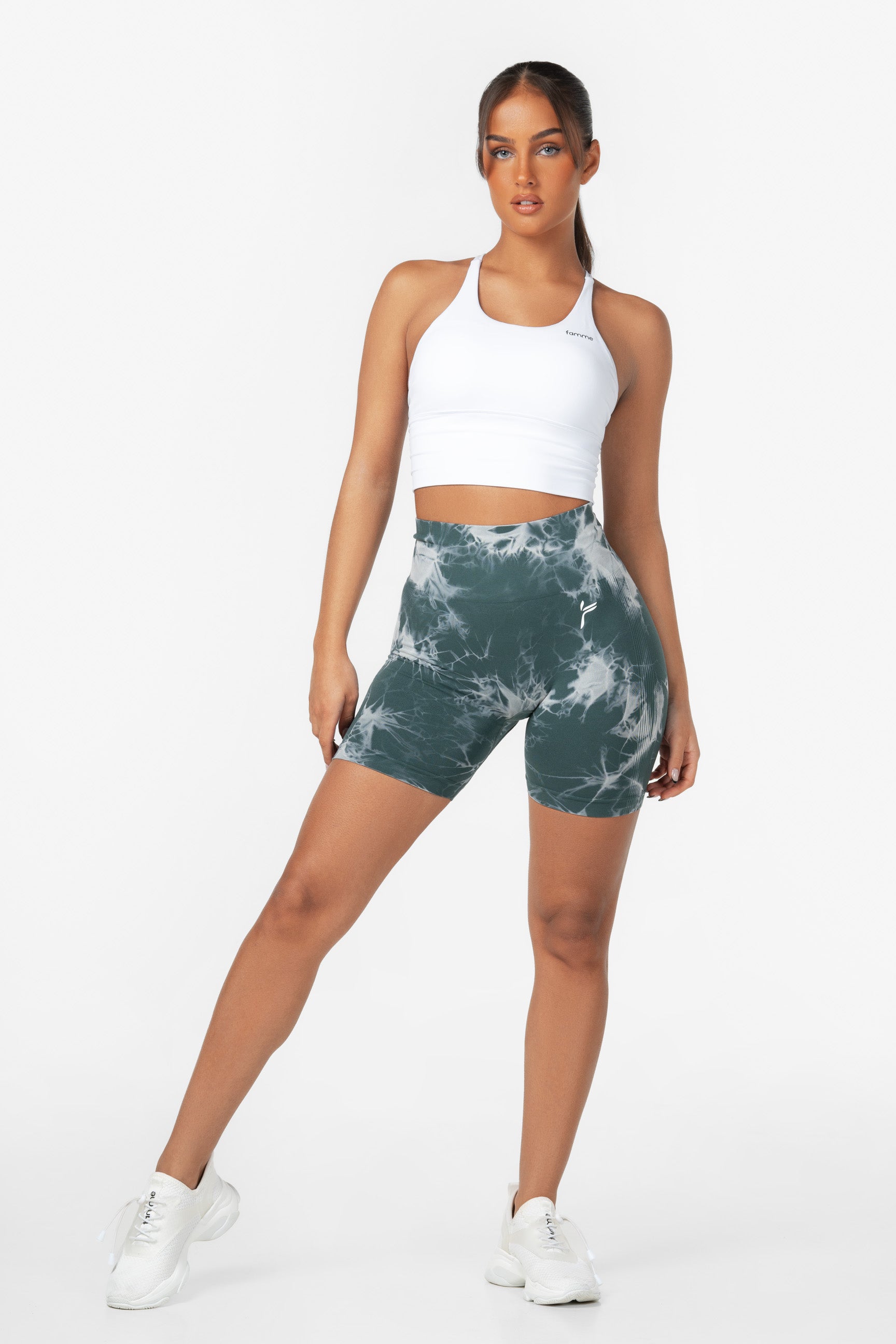 Green Tie Dye Scrunch Shorts - for dame - Famme - Shorts